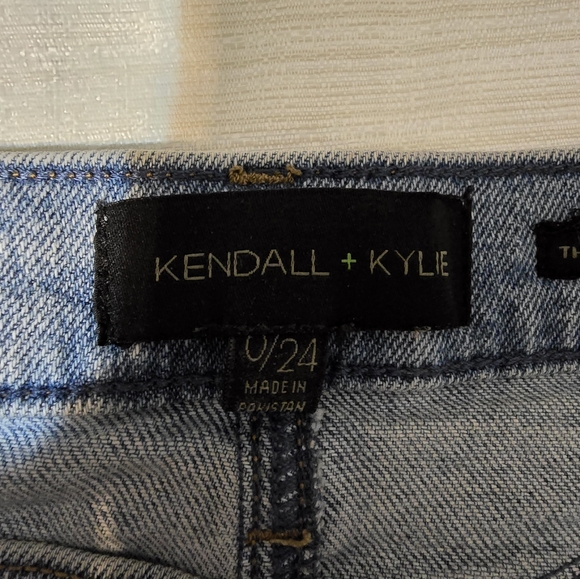 Jeans ๐ - Picture 4 of 6
